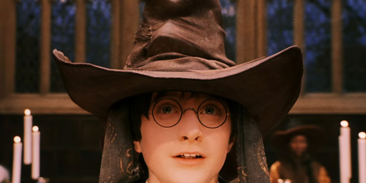 Гарри Поттер с волшебной палочкой