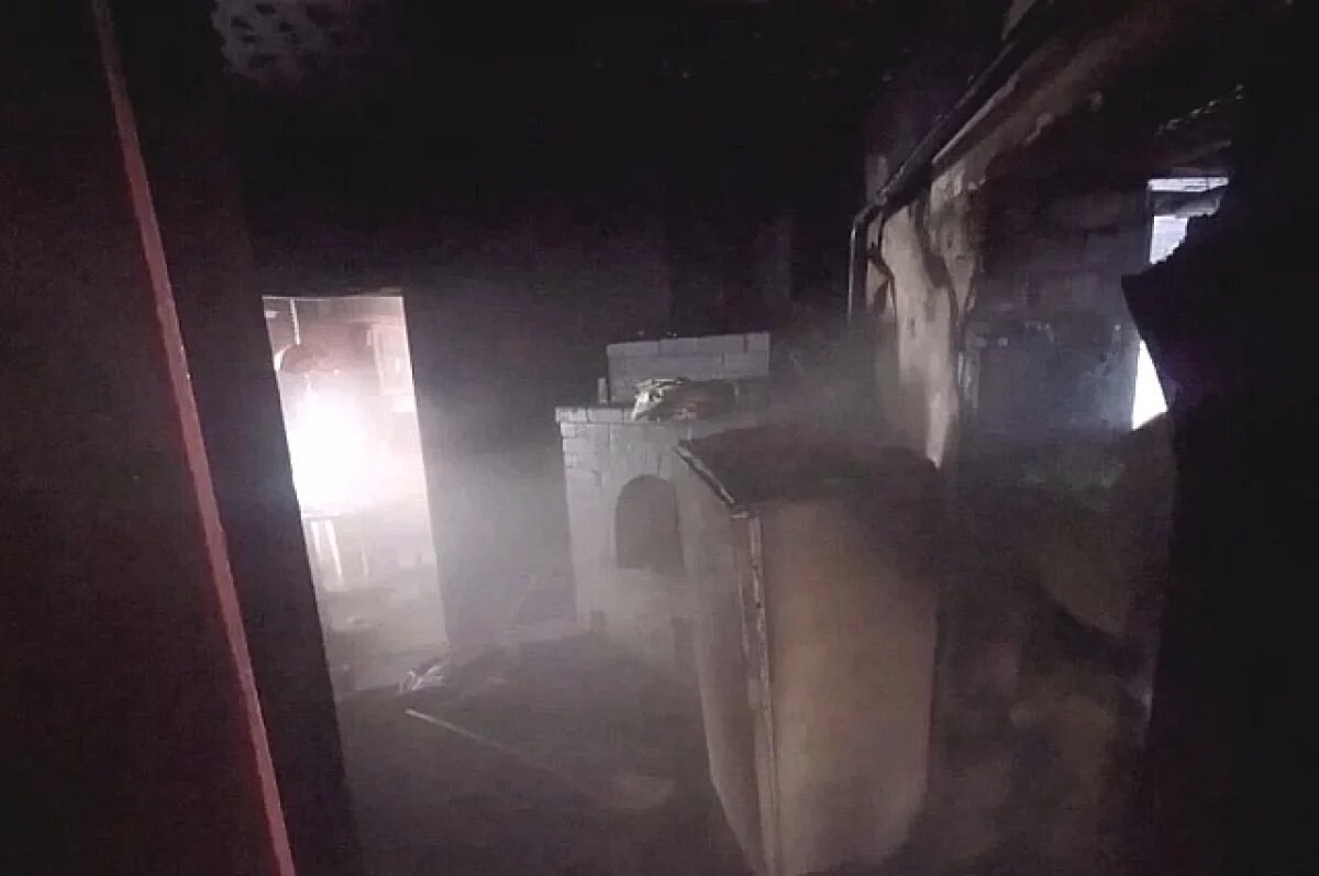    В уральском селе при пожаре из-за короткого замыкания погибли два человека