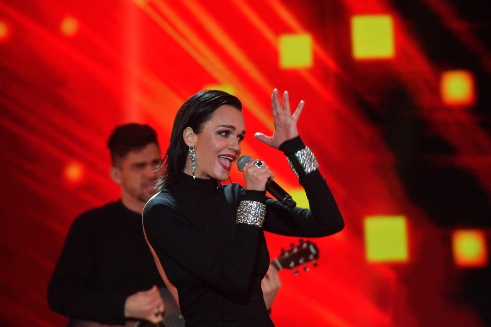    Слава поблагодарила близких за поддержку и призналась, что сейчас особенно ценит общение с семьей: дочерью и внуком. Владимир ВЕЛЕНГУРИН