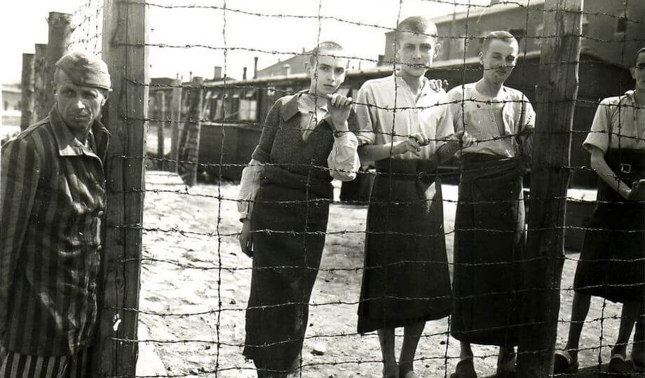 Железные розы ада: Как женщины выживали в мужском лагере Бухенвальд