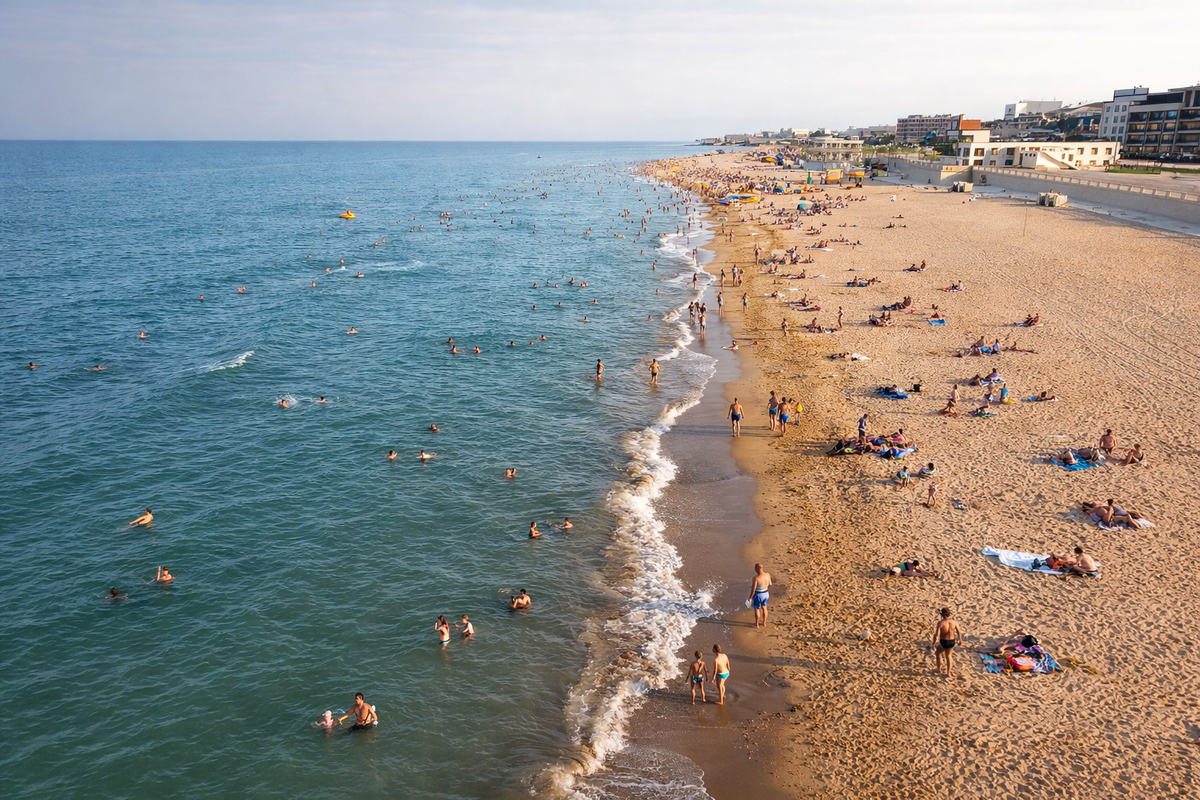 пляж в Каспийске