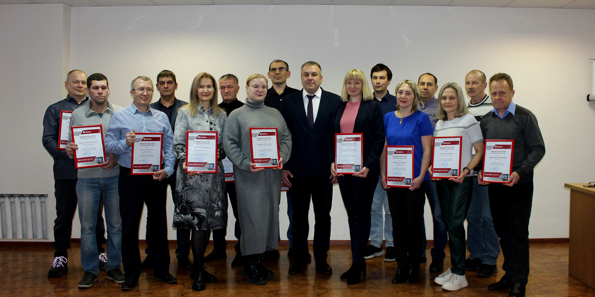 Сотрудники, чьи портреты занесены на заводскую Доску почета в День работника кабельной промышленности 25 октября 2025 г.