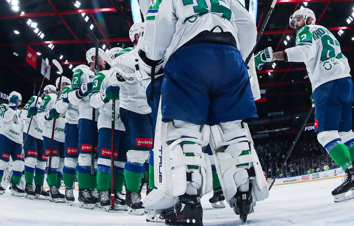    Игроки "Салавата Юлаева"  Сергей Савостьянов/ТАСС