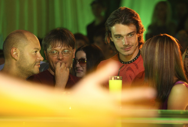 Кадр из к/ф  «Тиски»