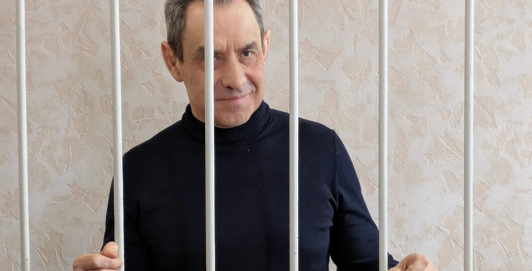 Генерал Муминджанов получил десять лет колонии за взятку и лишен звания