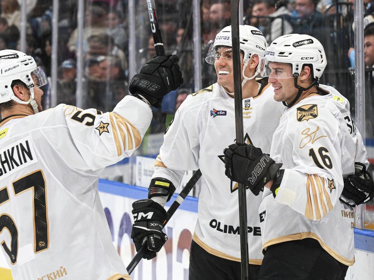    Хоккеисты "Адмирала" | © РИА Новости / Александр Кряжев