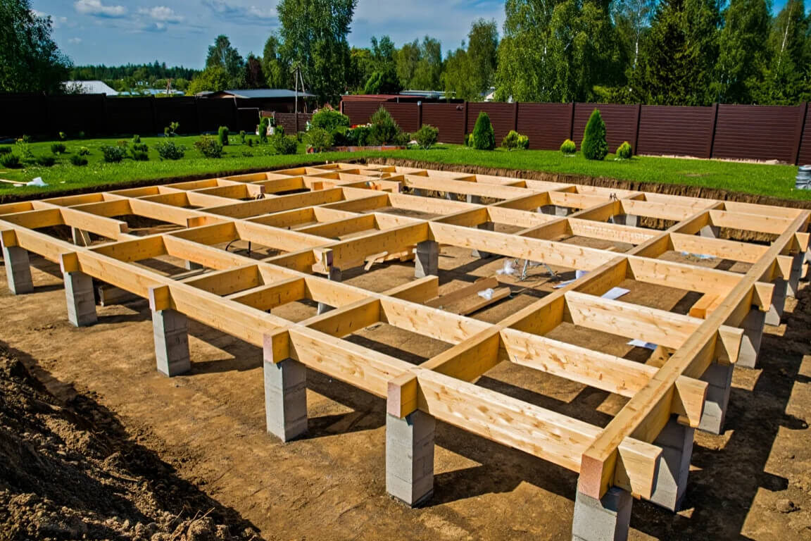 Столбчатый фундамент под баню: честный разбор от компании «Wood home»!