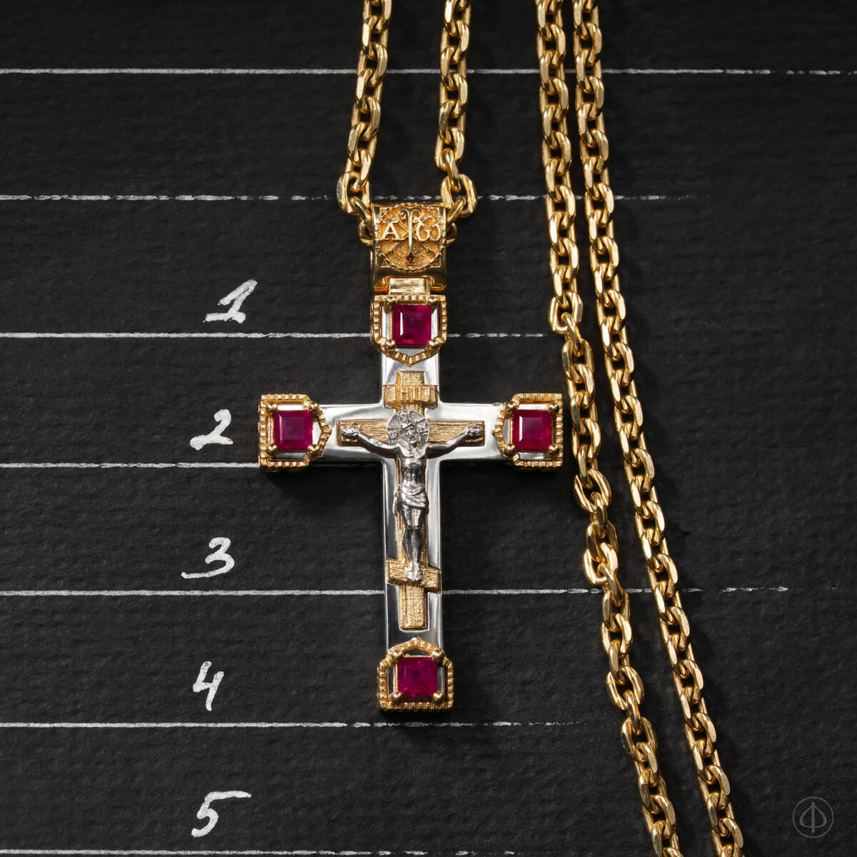 Крест из золота 750 и платины с рубинами Арт.017