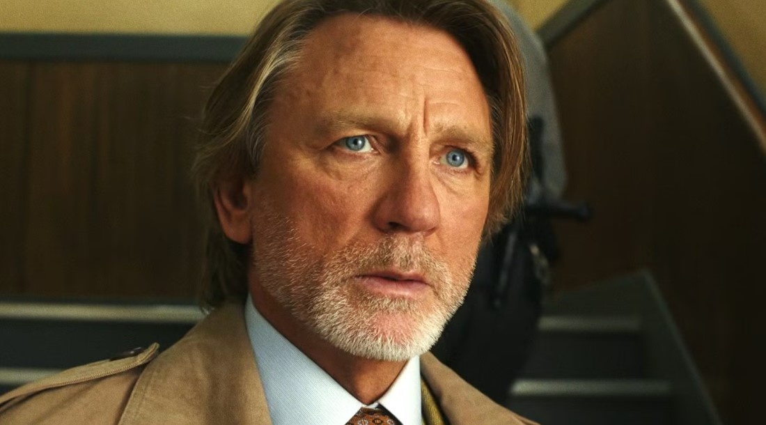     Дэниел Крейг, кадр из фильма «Достать ножи: Воскрешение покойника» (2025)