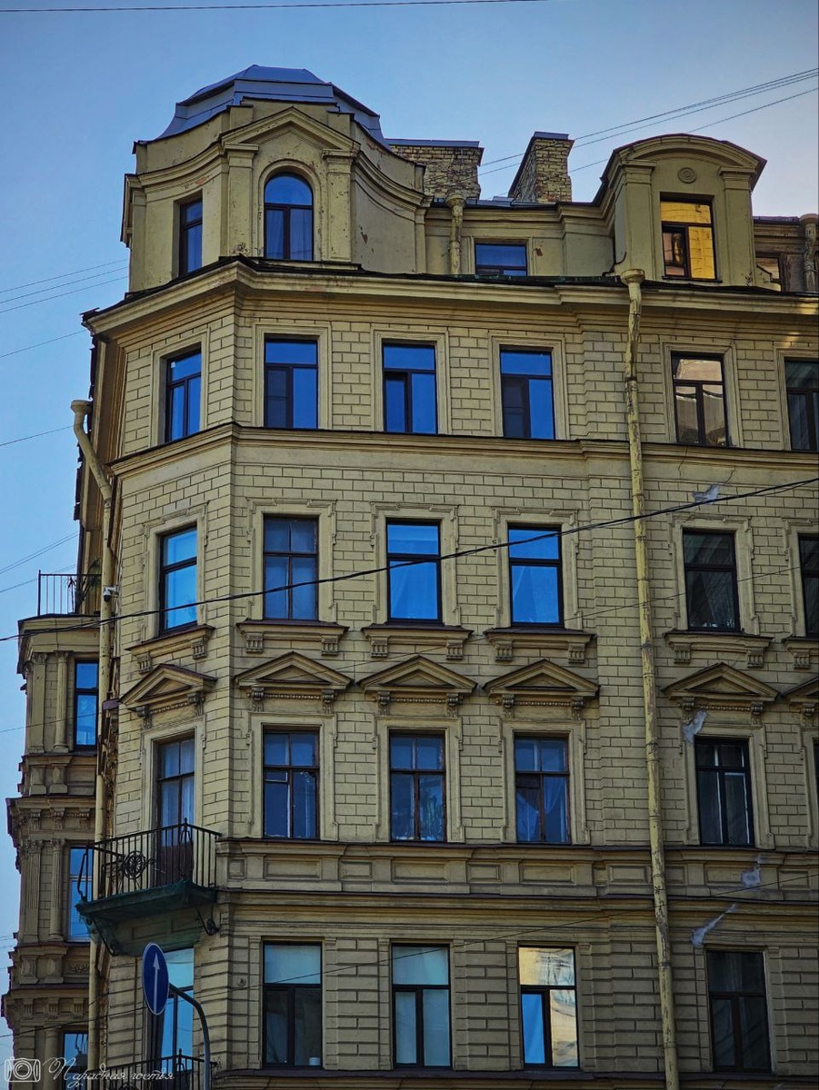 Лишь в некоторых элементах угадываются дореволюционные мотивы. Фото: Парадная гостья