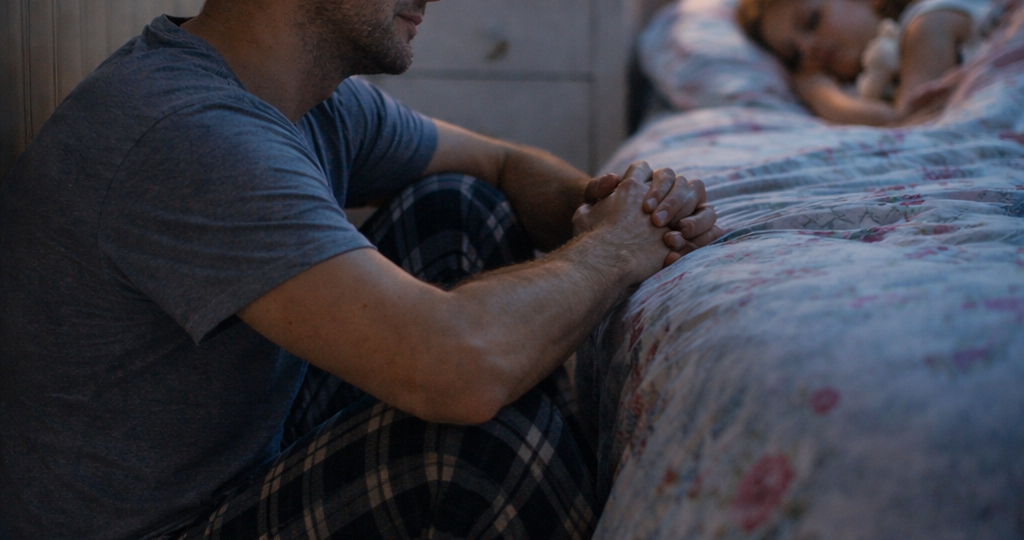 Муж каждую ночь оставался спать в комнате дочери. Я тайно установила камеру — и то, что оказалось на записи, перевернуло всё внутри меня.