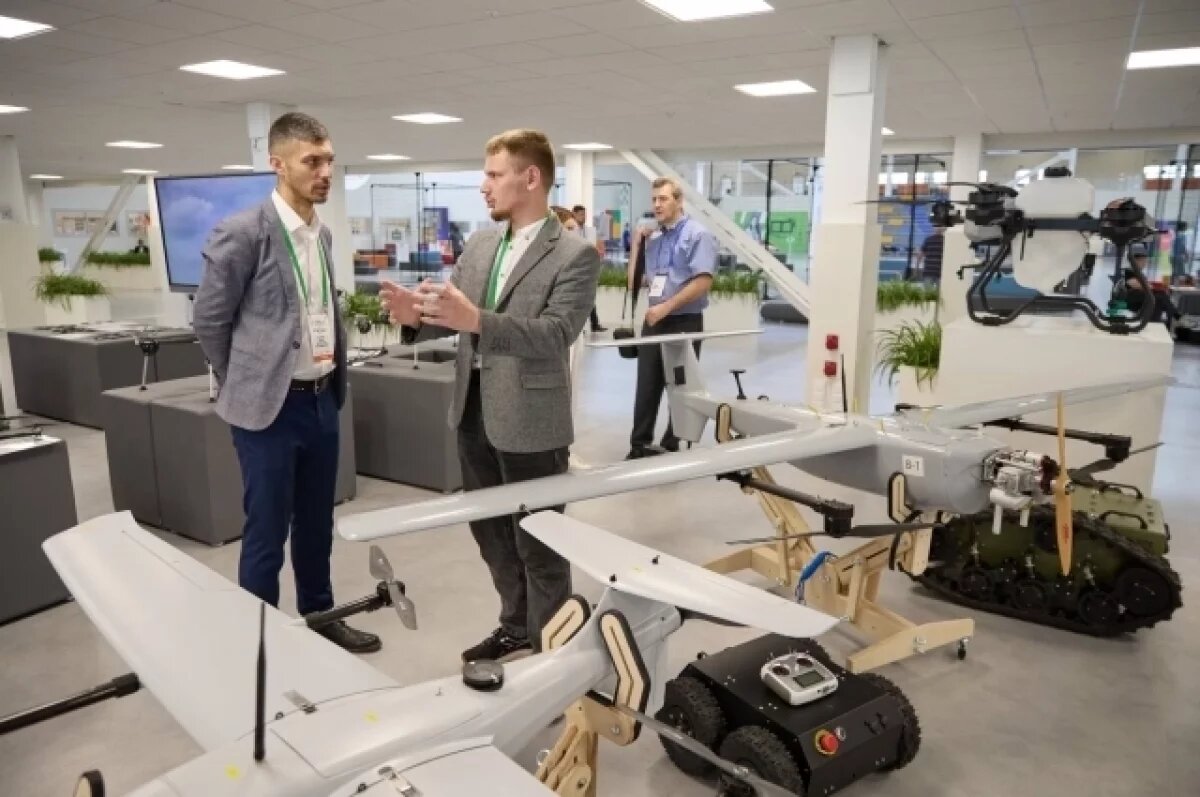    Ветеран СВО из Калужской области обучает школьников управлению дронами