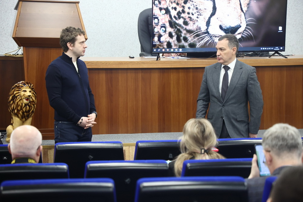    Директор зоопарка Андрей Шило и мэр Максим Кудрявцев Фото: Ростислав Нетисов, nsknews.info