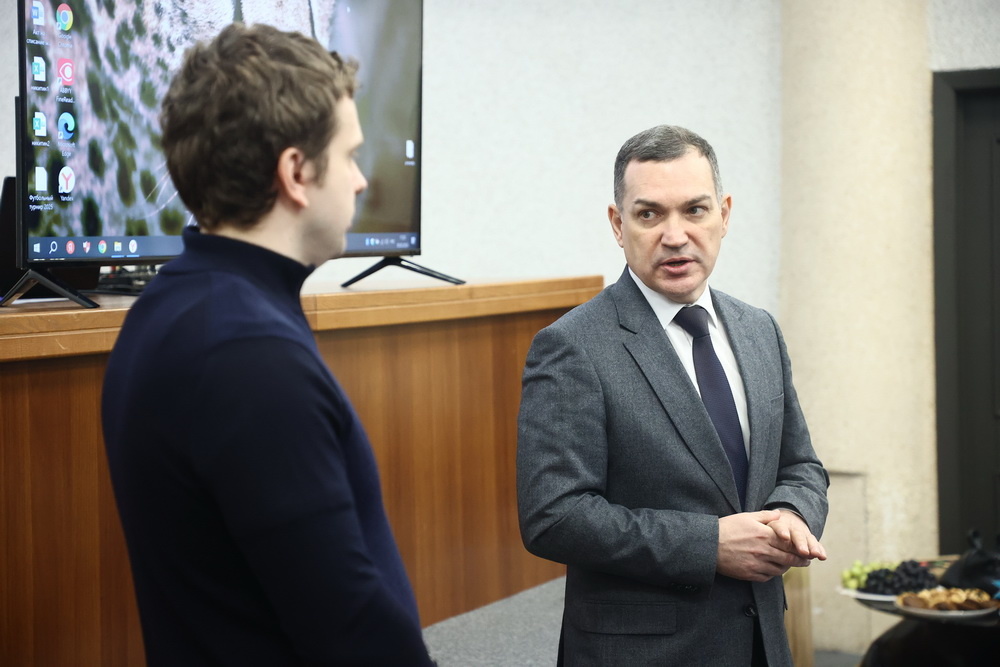    Директор зоопарка Андрей Шило и мэр Максим Кудрявцев Фото: Ростислав Нетисов, nsknews.info