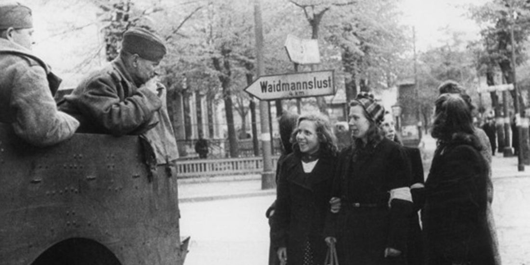 Смертный приговор бойцам уже был подписан, пока старый разведчик не заметил одну странную деталь в комнате немецкой вдовы