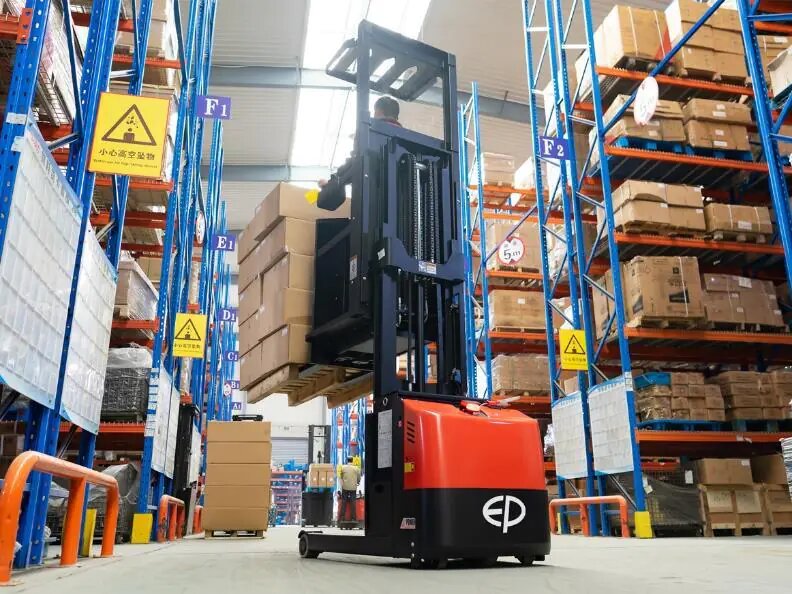 Комплектовщик заказов: Что это и для чего? 