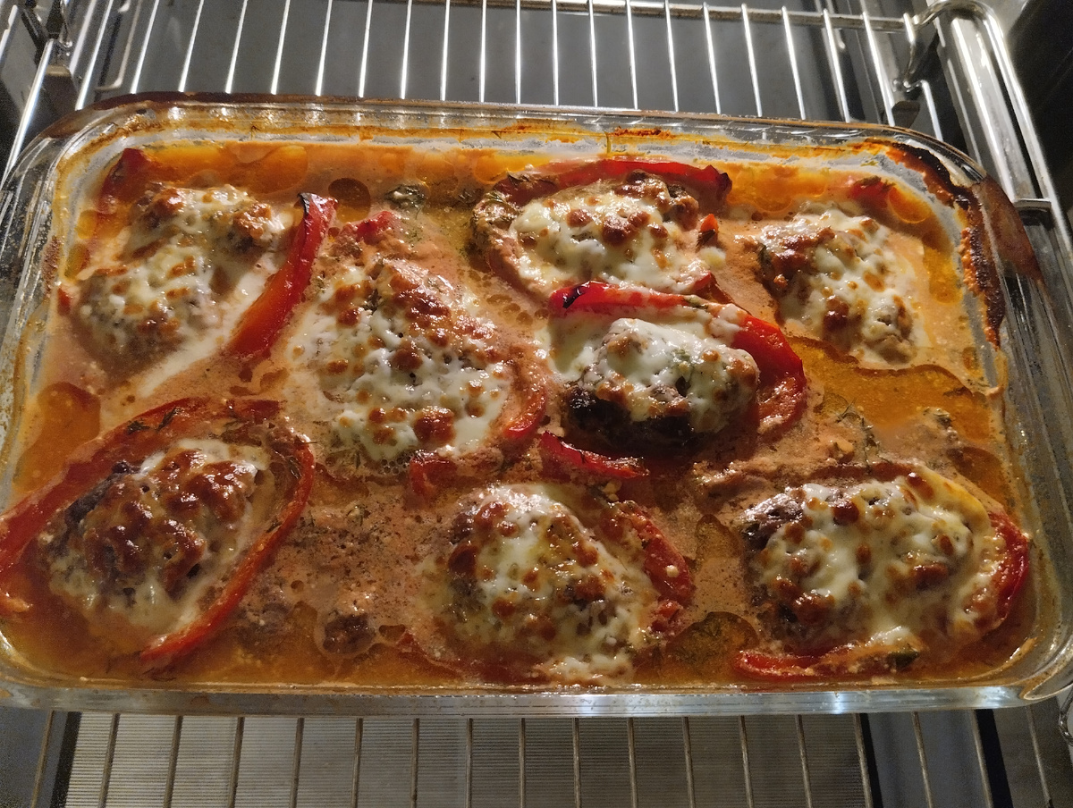 Карательная кулинария вам в ленту) Перцы заморожены с лета.