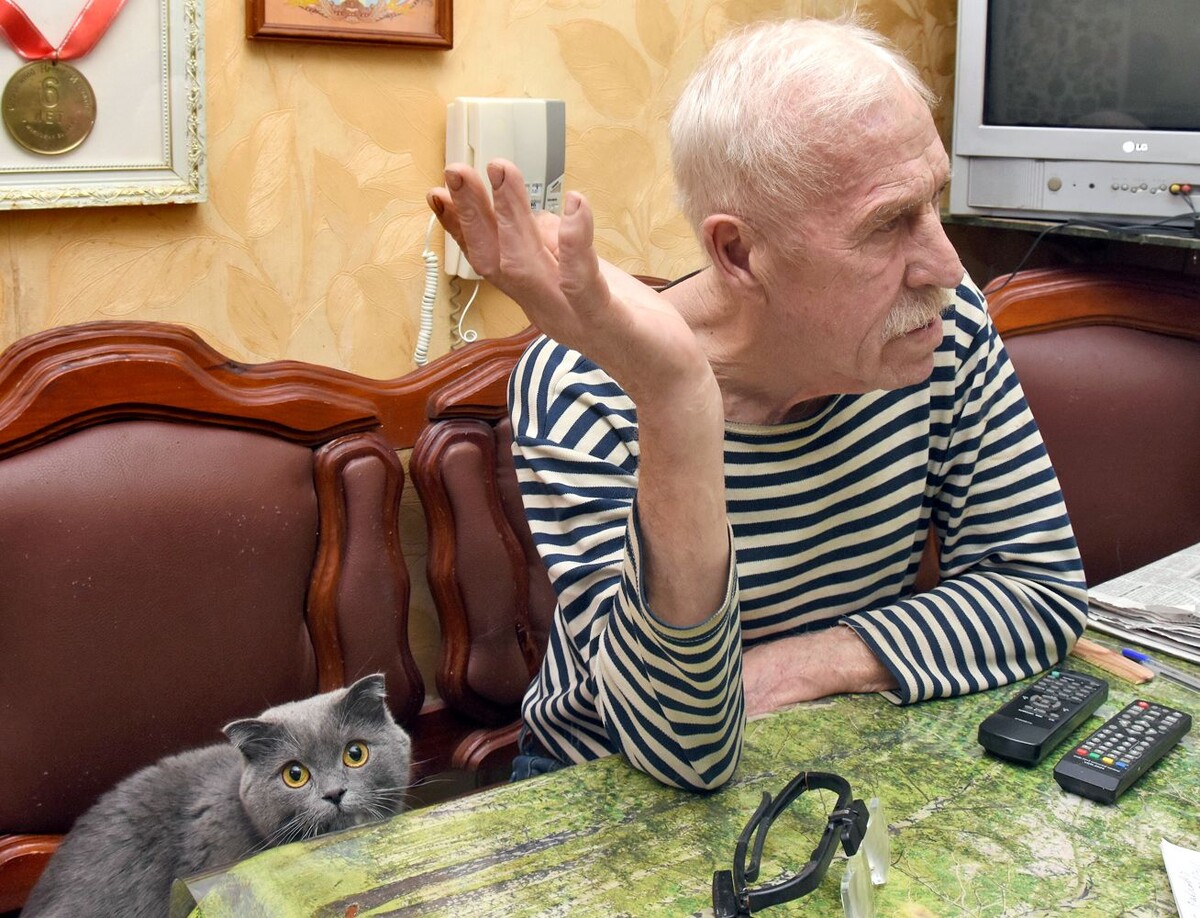 Сергей Павлович и его любимец ждут не дождутся почтальона  📷
