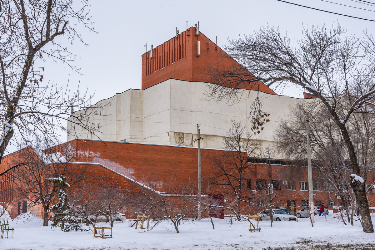 Ленинская, 142