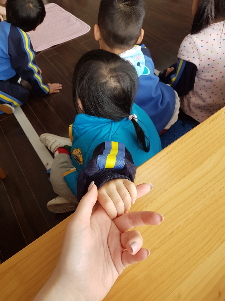 Они делились со мной игрушками, рисунками, а я просто была рядом. И этого было достаточно.