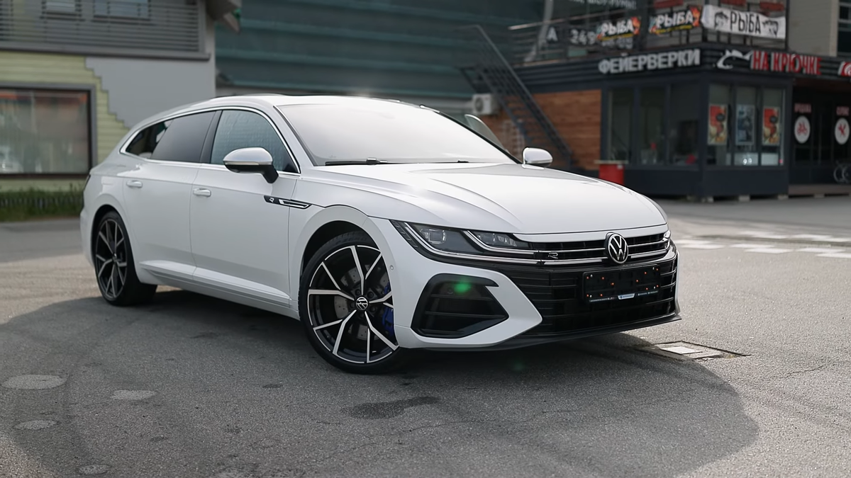 Volkswagen Arteon R Shooting Brake - вид спереди