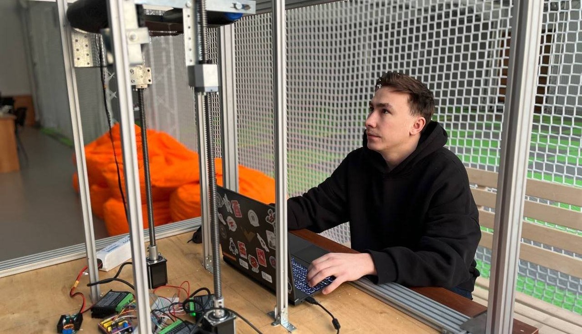    Студент ФИТ ТГУ Иван Савицкий