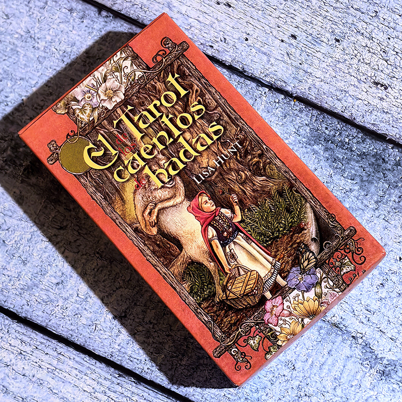 Сказочное таро: дизайн коробки - испаноязычная "пиратская" версия (фото моё)