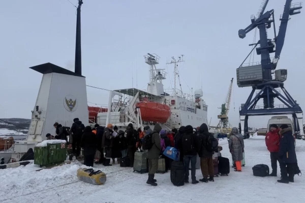    Без виз, северное пиво и сияние.