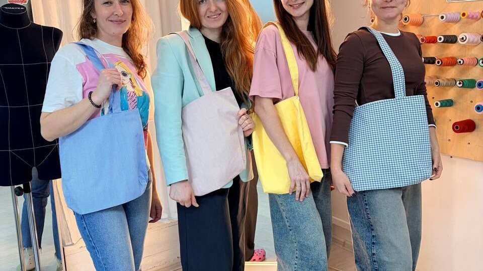 А что если день рождения отметить не в кафе с тортиком, а на мастер-классе по шитью