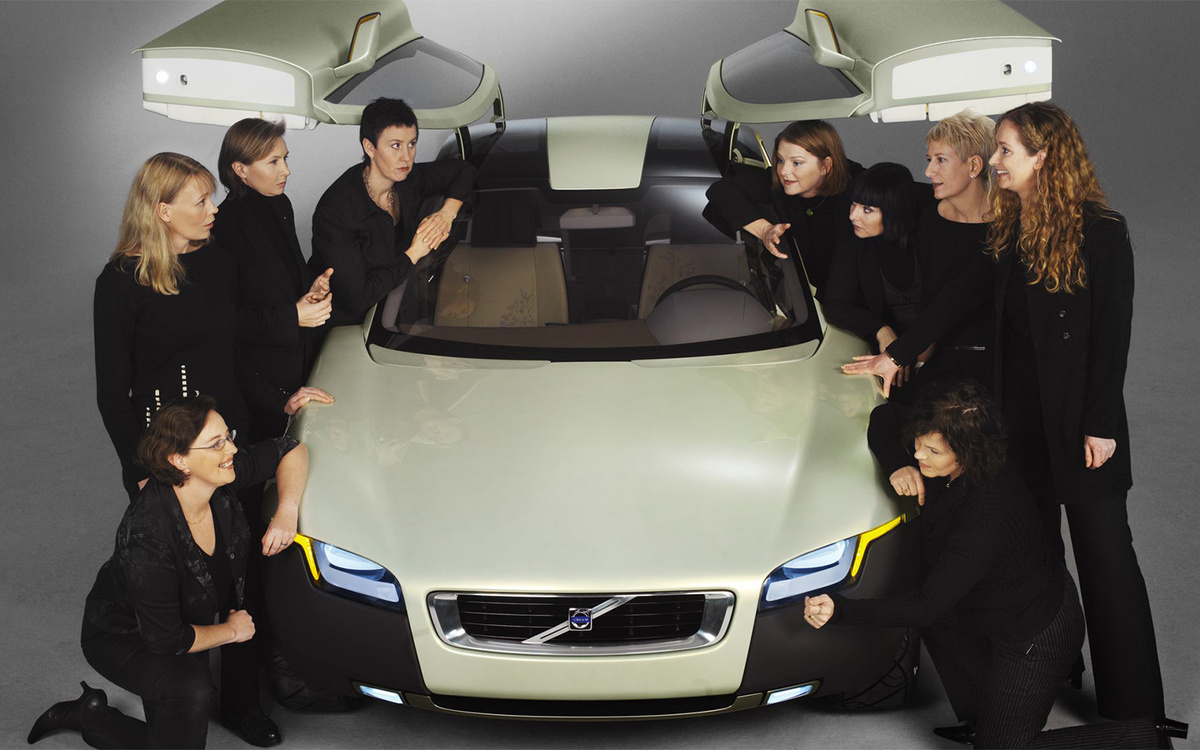 Volvo📷Единственный Volvo, которому не подходит фирменная эмблема — круг со стрелкой, знак римского бога войны Марса