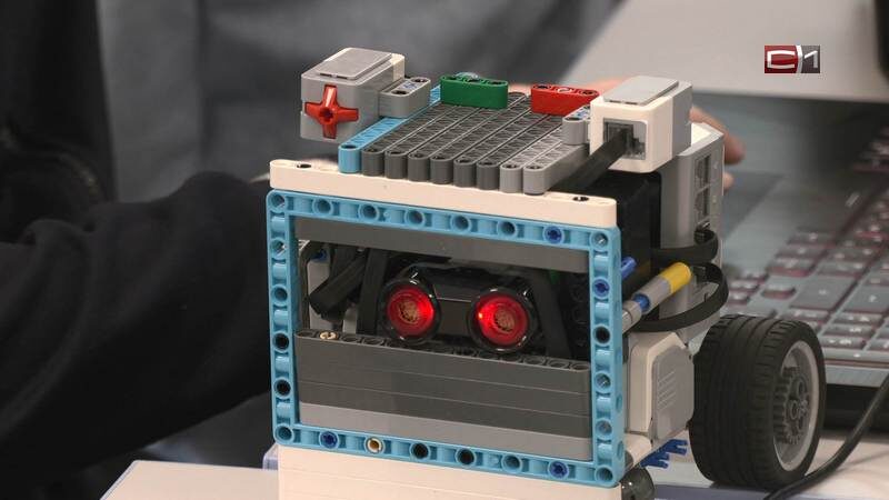    Школьники из Сургута приняли участие в соревнованиях по робототехнике