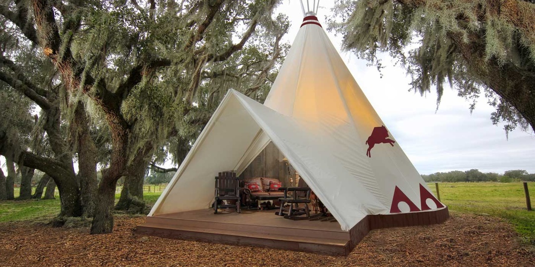 Чем глэмпинг отличается от турбазы