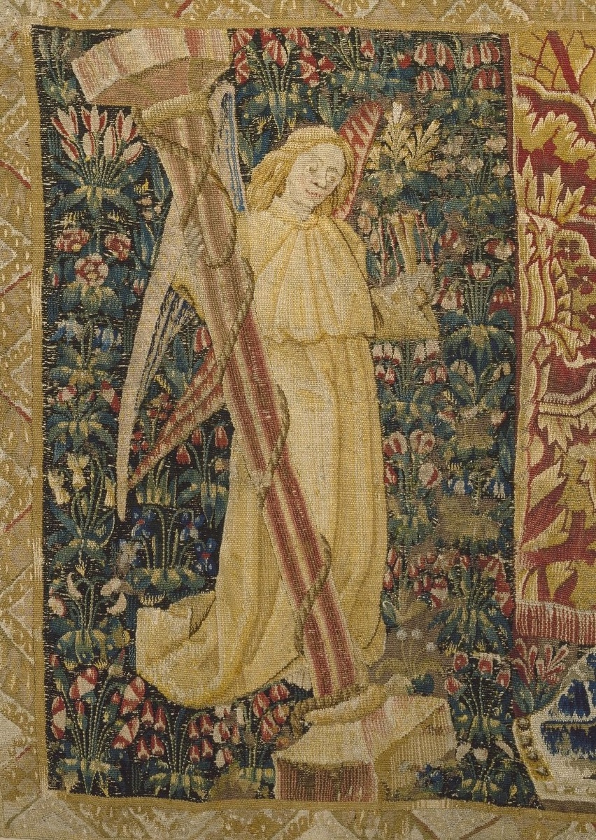 Распятие с предстоящими Девой Марией, апостолом Иоанном и ангелами с орудиями страстей. Франция, конец XV — начало XVI вв. Фрагмент.