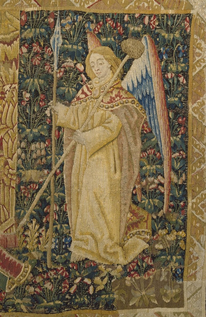 Распятие с предстоящими Девой Марией, апостолом Иоанном и ангелами с орудиями страстей. Франция, конец XV — начало XVI вв. Фрагмент.