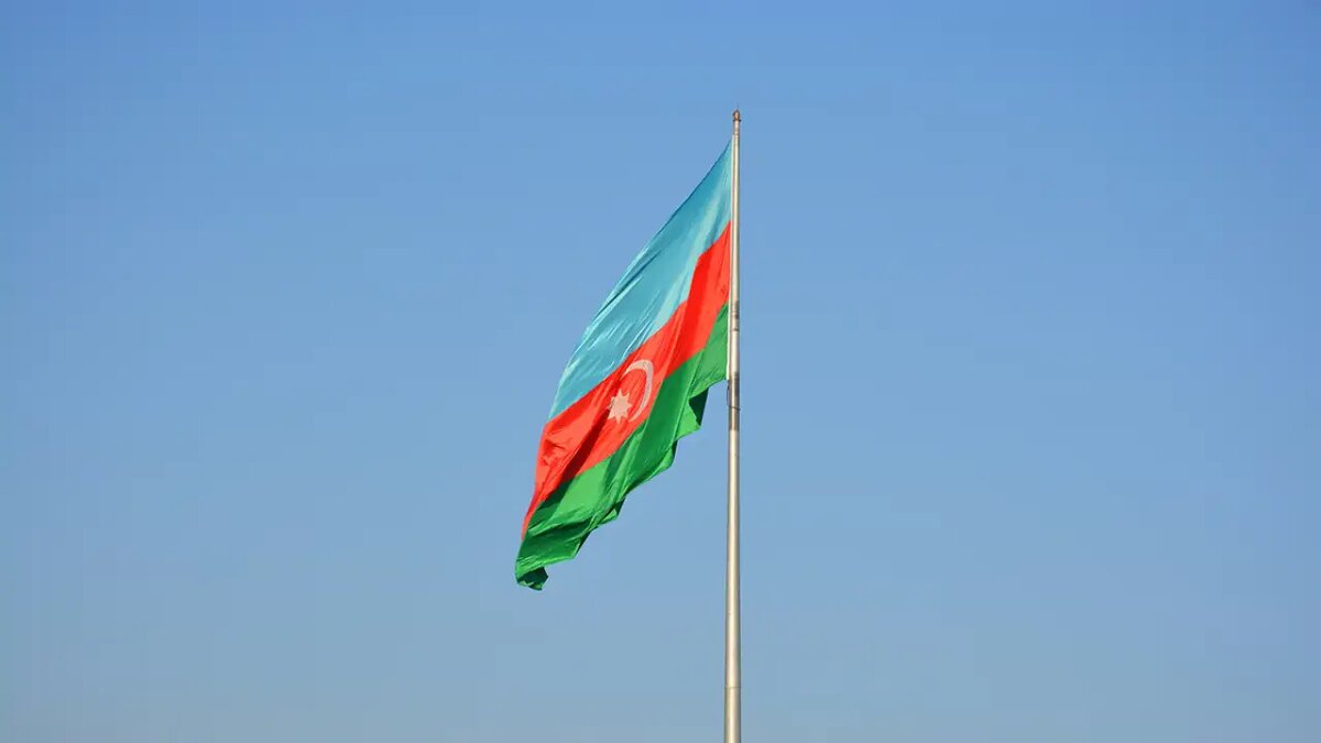    Государственный флаг Азербайджана. © unsplash.com / Leyla M