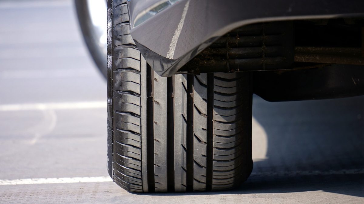    Поддержание идеального состояния шин — не просто техническая рекомендация, а залог безопасности, комфорта и уверенности на дороге. Источник изображения: tyremarket.com