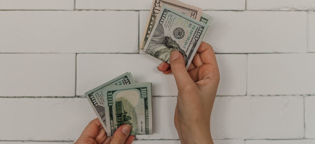 Россияне активизировали обмен валюты в банкоматах: почему скупают доллар