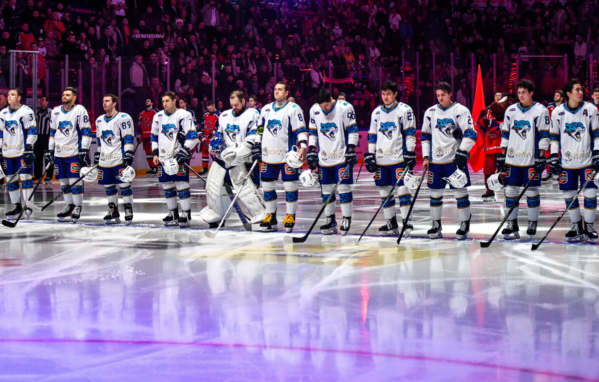    Игроки "Барыса"  Валерия Калугина/ТАСС