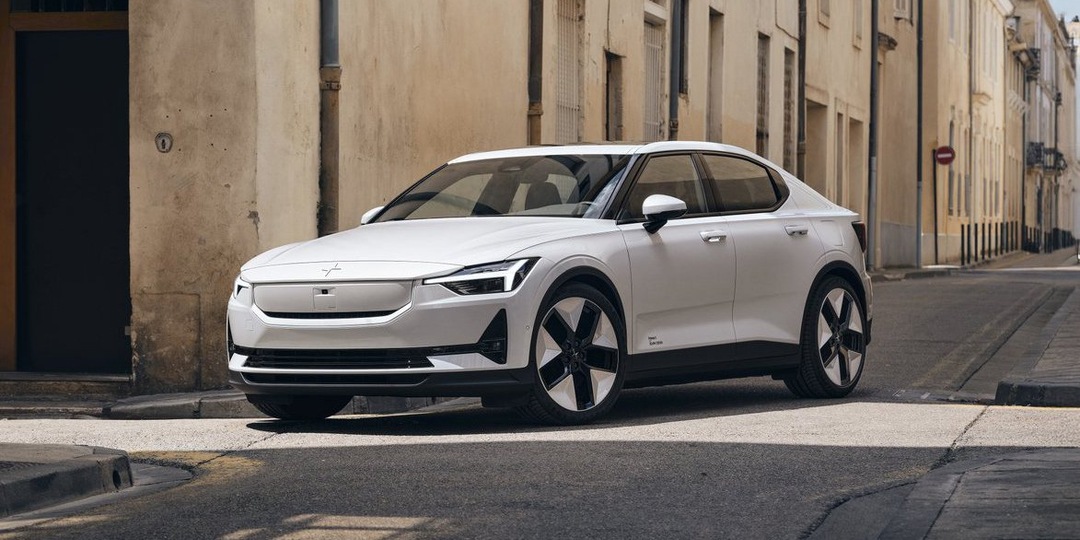 Polestar 2 лишится внедорожного обвеса и превратится в спортивный седан