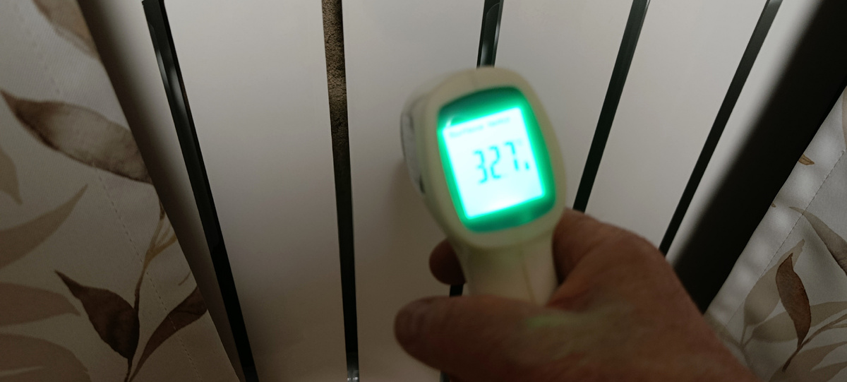 Температура батареи на середине поверхности