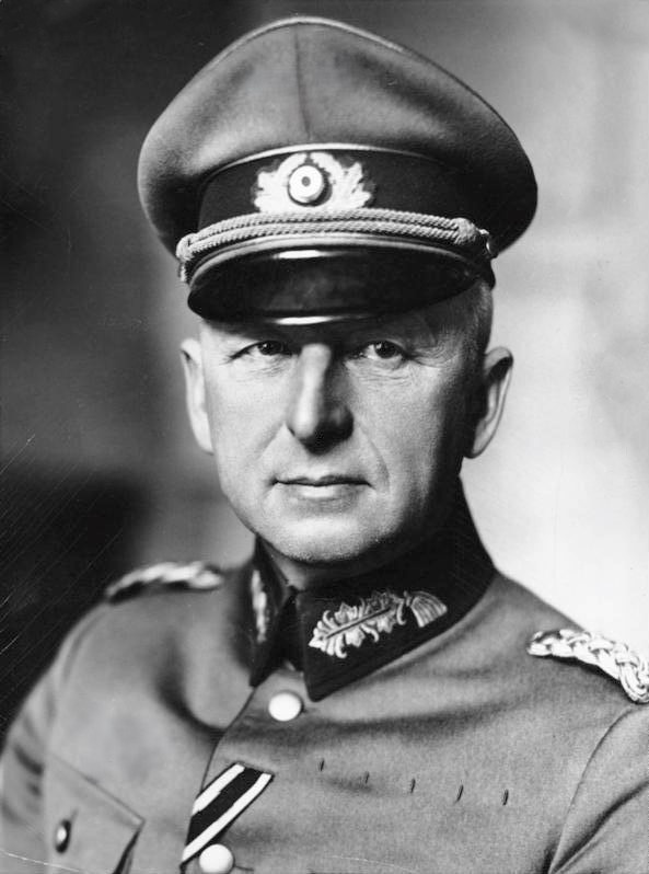 Нацистский военный преступник Фриц Эрих Георг Эдуард фон Манштейн (фон Левински) (нем. Fritz Erich Georg Eduard von Manstein, 1887—1973) — генерал-фельдмаршал (1942).