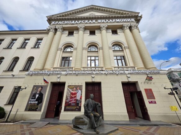    Элина Болдырева