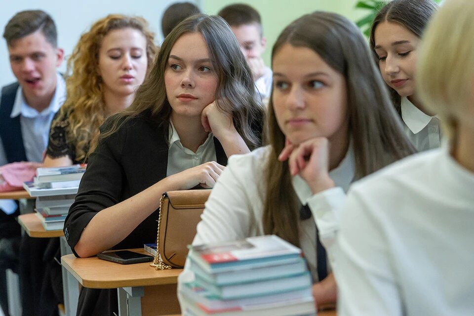 Две трети подростков в школу ходить не любят. Поразительно, но результаты российских опросов в точности совпадают с международной статистикой. Фото: Олег ЗОЛОТО