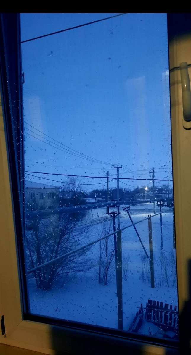 Вчера вечером у нас снегопад был, вот такая весна 😁