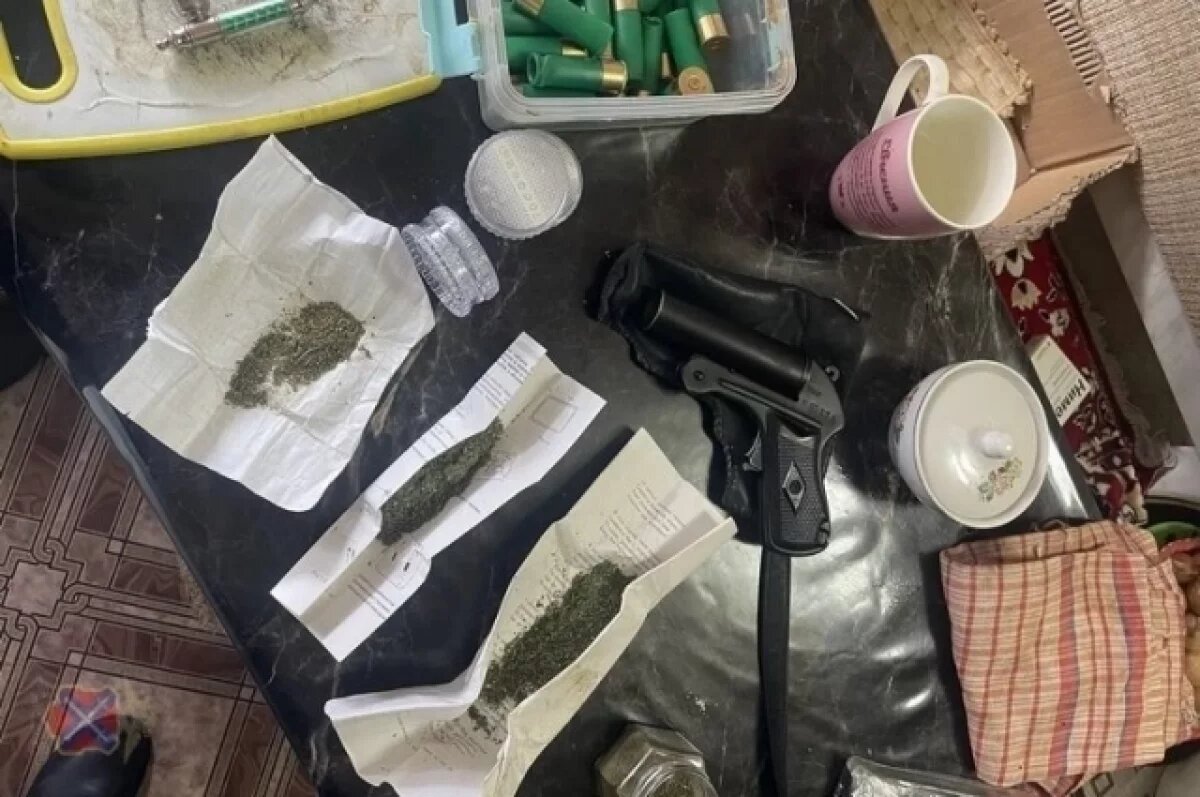    У жителя Кировского района Волгограда изъяли револьвер, порох и марихуану