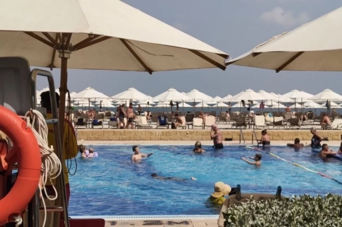    «Люди спокойно отдыхают, никто в бомбоубежищах не прячется».