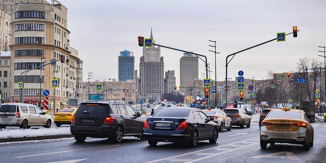 Дептранс Москвы перекрыл движение на нескольких улицах в центре столицы: где ввели ограничения