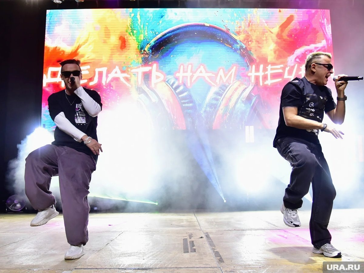     Аморалов (справа) доставил супругу в больницу, однако врачи ничем не смогли помочь