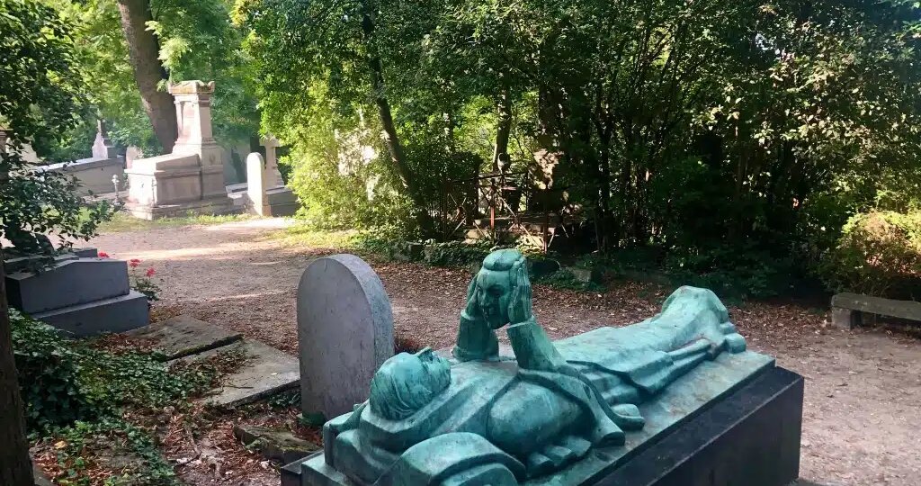 Надгробие Фернана Арбелота — романтика навсегда