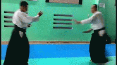 Применение "Котэ-Гаеси" против прямого удара ножом